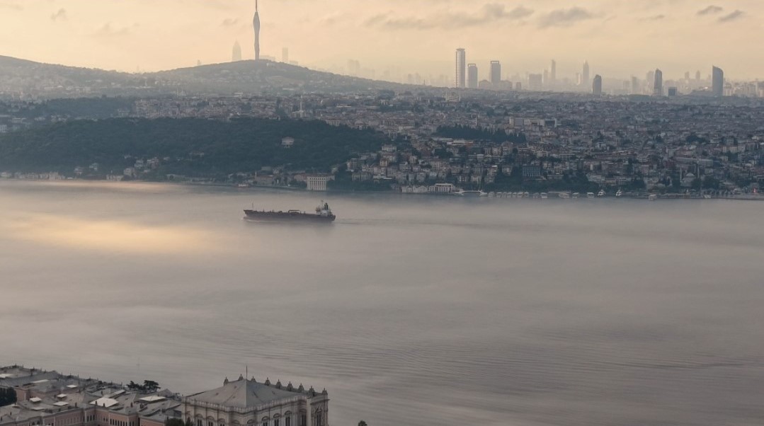 istanbul-da-deniz-ulasimina-sis-engeli-15-sehir-hatlari-seferi-iptal-edildi