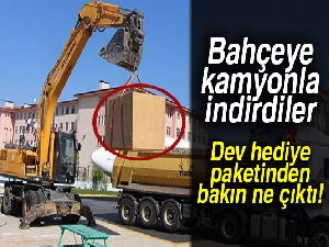 Dev hediye paketinden bakın ne çıktı!