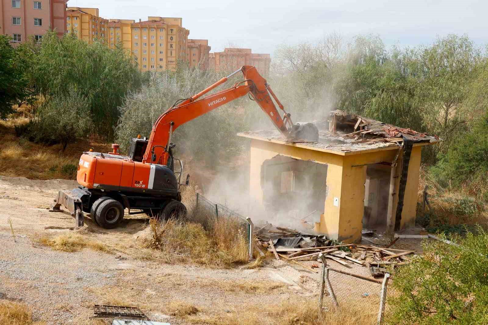 usak-belediyesi-tarafindan-20-bin-kisi-kapasiteli-yeni-atik-su-terfi-merkezi-yapildi