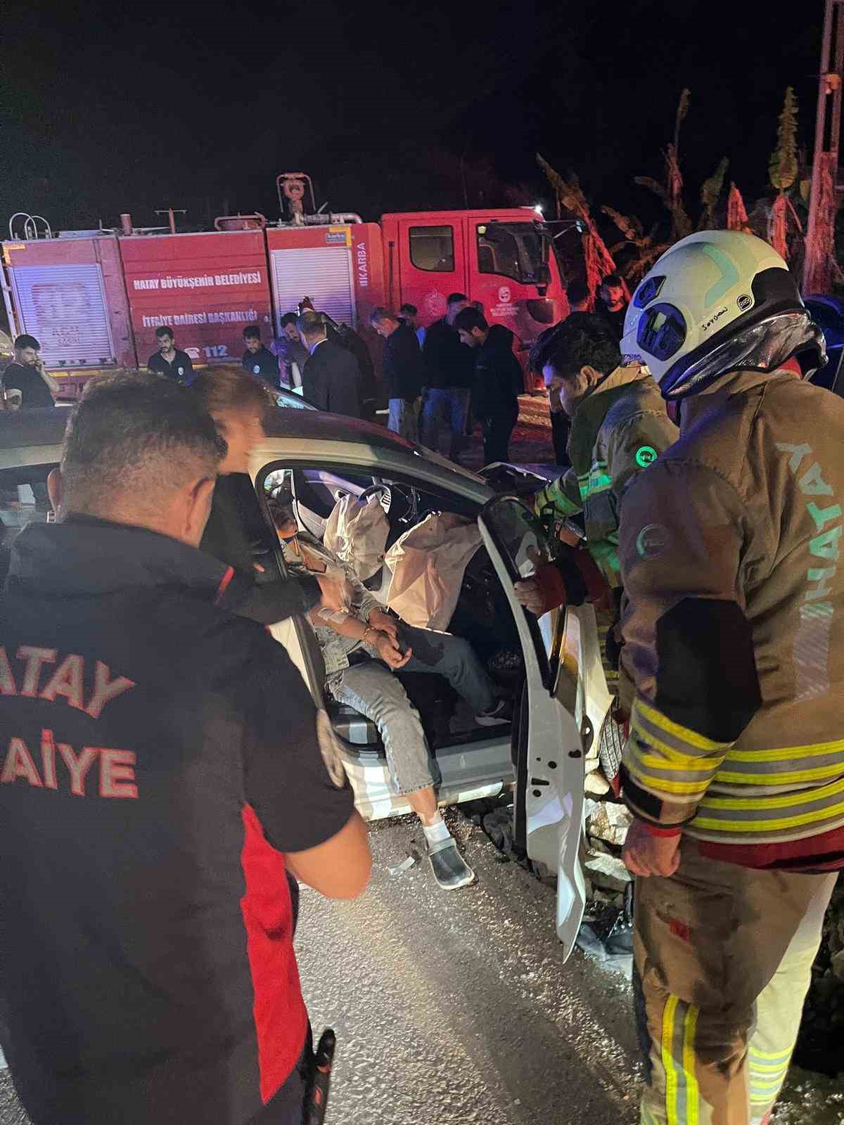 samandag-da-trafik-kazasi-6-yarali