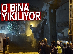 Bağcılar'da çökme riski bulunan binada yaşayanlar tahliye edildi