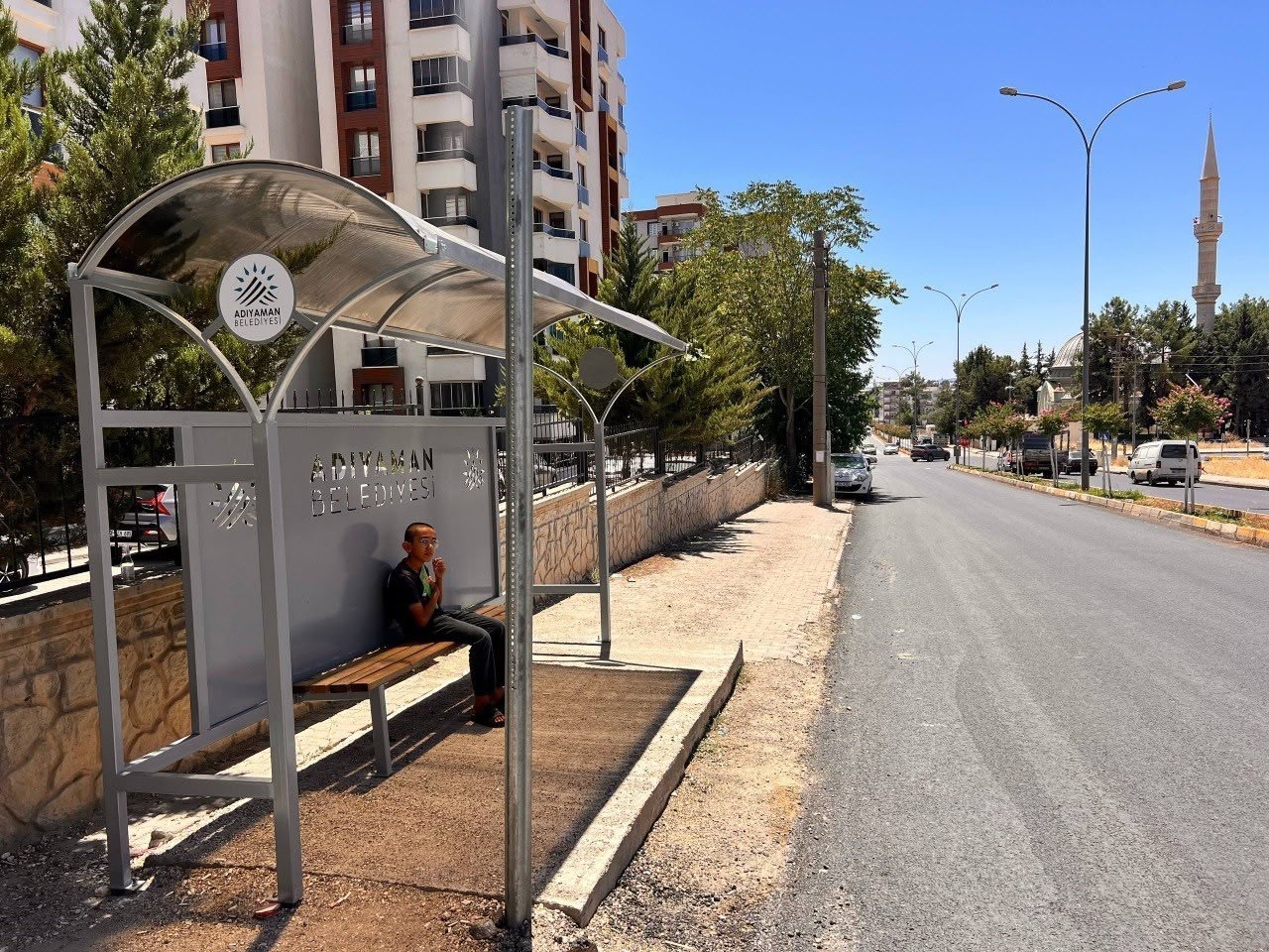 adiyaman-da-otobus-duraklari-yenileniyor