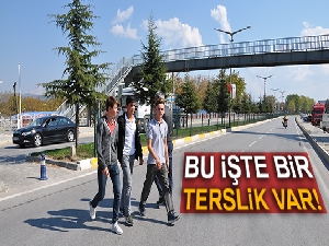 Üst geçit var, geçen yok