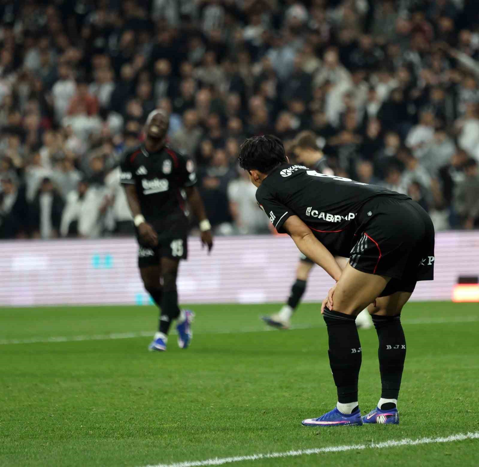 besiktas-ta-sampiyonluk-sonrasi-buyuk-cokus