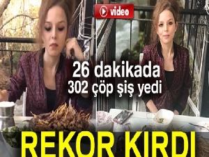Canlı yayında 26 dakikada 302 çöp şiş yiyerek rekor kırdı