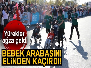 Bebek arabasını elinden kaçırdı, yürekler ağza geldi