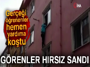 Ablasının evde kilitlediği çocuk pencerede asılı kaldı
