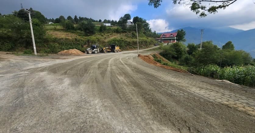 karduz-yolunda-asfalt-calismasi-icin-hazirliklar-suruyor
