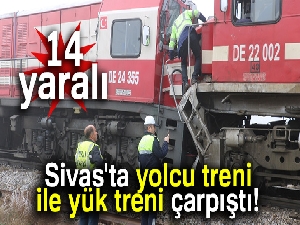 Sivas'ta yolcu treni ile yük treni çarpıştı: 14 yaralı