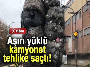 Sultanbeyli'de aşırı yüklü kamyonet tehlike saçtı