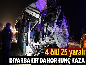 Diyarbakır'da yolcu otobüsü kum yüklü kamyona çarptı