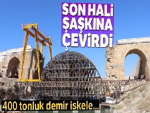 Sel suları 400 tonluk demir iskeleyi sürükledi