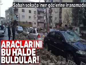 Şiddetli rüzgar nedeniyle araçların üzerine duvar devrildi