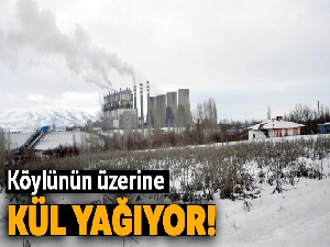 Köylünün üzerine kül yağıyor