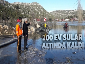 Karaisalı'da 200 ev sular altında kaldı!