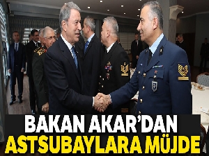 Bakan Akar'dan astsubaylara müjde