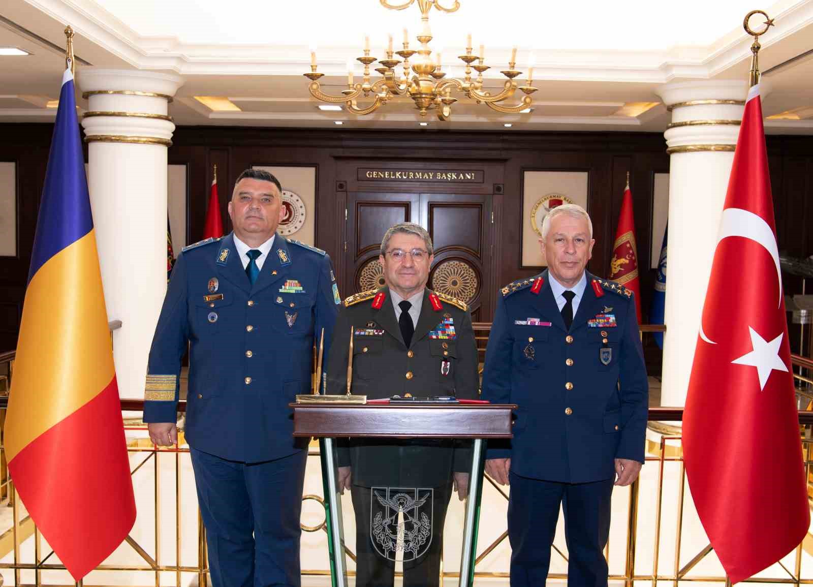 genelkurmay-baskani-orgeneral-bayraktaroglu-romanya-hava-kuvvetleri-komutani-baraboi-yi-kabul-etti