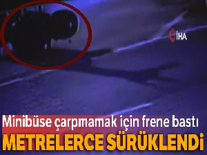 Motosikletlinin yerde metrelerce sürüklendiği kaza kamerada
