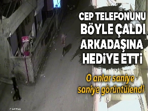 Adana'da bir genç kadının cep telefonunun çalınma anı saniye saniye görüntülendi