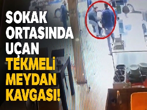 İstanbul'da sokak ortasında uçan tekmeli meydan kavgası