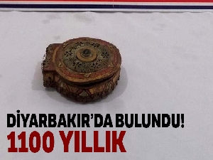 Diyarbakır'da 1100 yıllık altın yazmalı dini motifli kitap ele geçirildi
