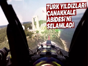 Türk Yıldızları Çanakkale Abidesi'ni selamladı