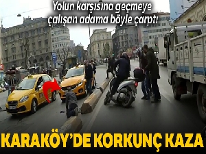 Karaköy'de motosikletlinin el arabalı adama çarptığı anlar kamerada