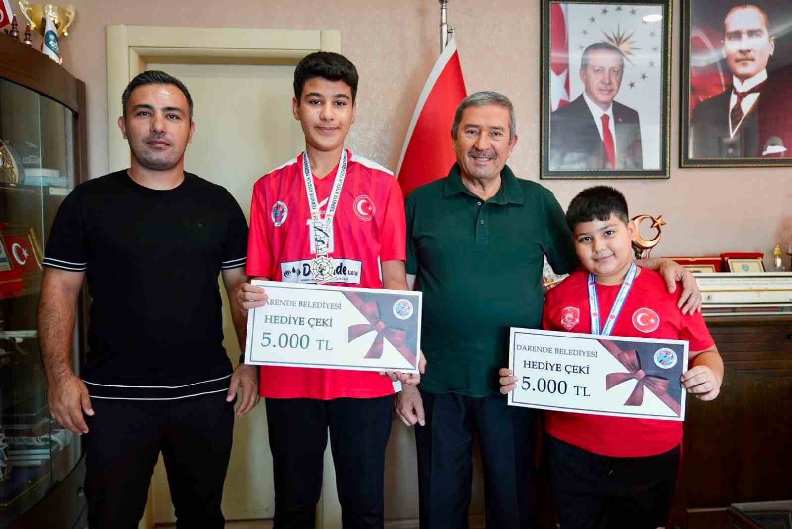 darendeli-genc-sporcularin-basarisi-gururlandirdi