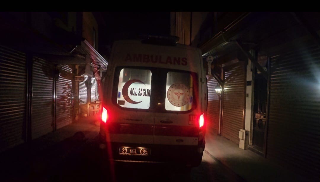 elazig-da-bicakli-kavga-2-yarali