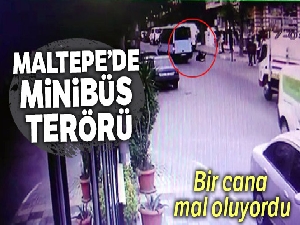 Genç kız kapısı açık minibüsten böyle düştü