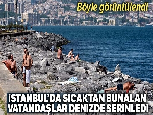 Sıcaktan bunalan vatandaşlar Fatih'te denize girdi