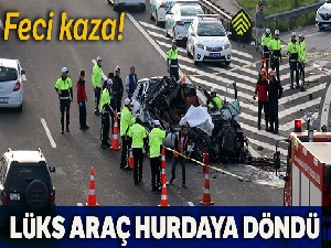 Tıra çarpan lüks araç hurdaya döndü: 1 ölü, 1 yaralı