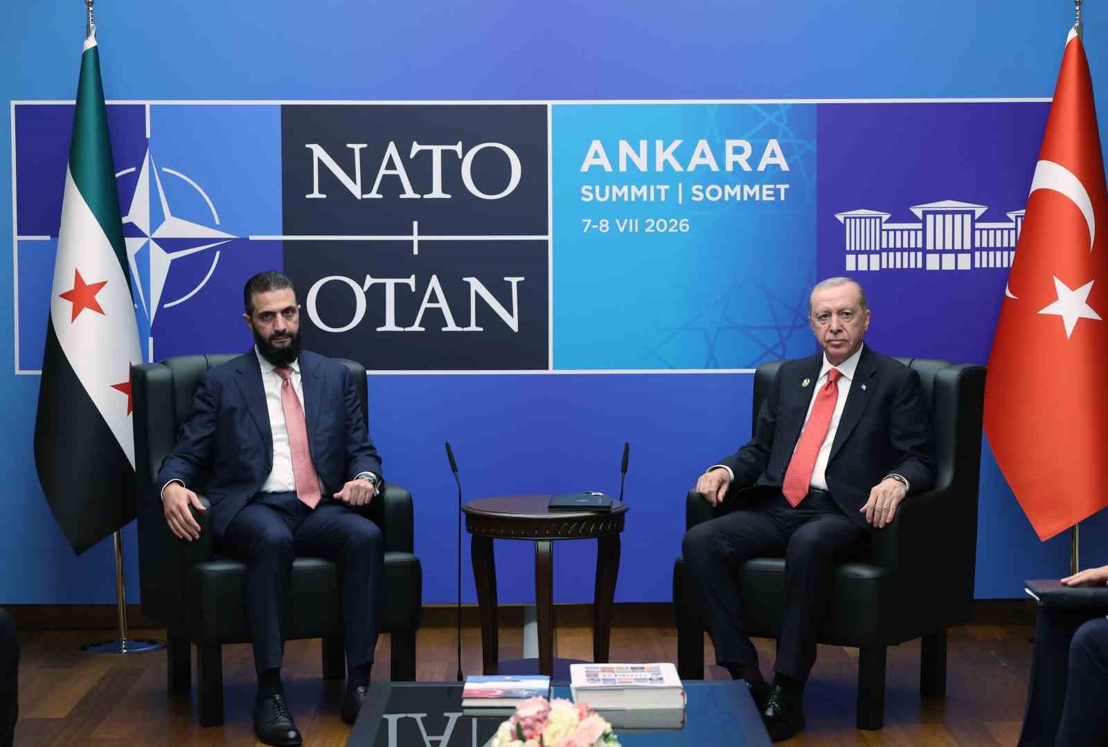 cumhurbaskani-erdogan-suriye-cumhurbaskani-ahmed-sara-bir-araya-geldi