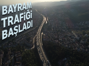 Kocaeli'de oluşan bayram trafiği havadan görüntülendi