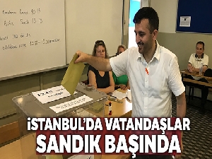 İstanbul'da vatandaşlar sandık başında