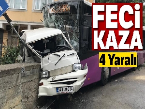 Üsküdar'da kontrolden çıkan halk otobüsü minibüse feci şekilde çarptı: 4 yaralı