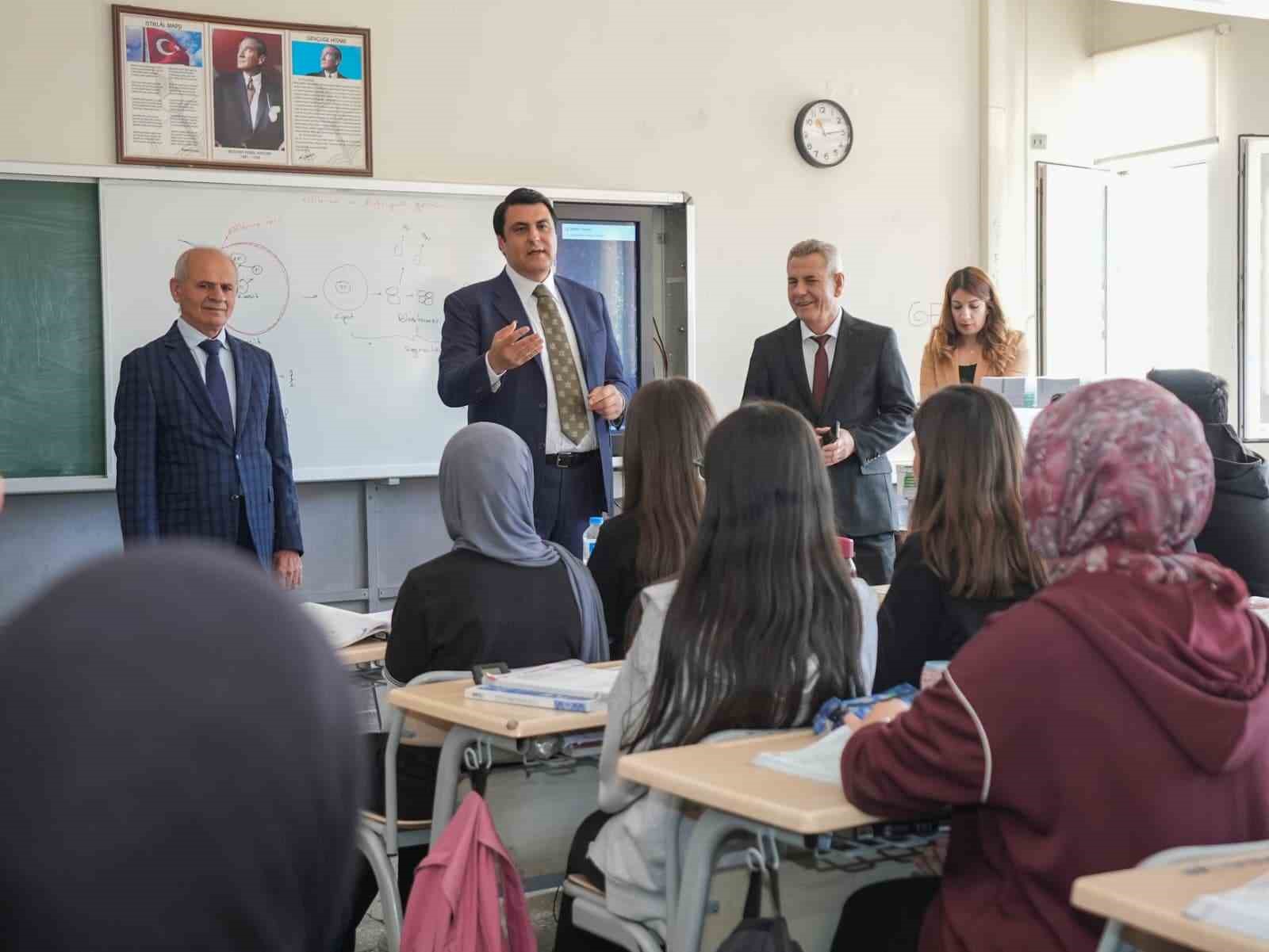 universite-yolculuguna-ilk-bilet-baskan-yilmaz-dan