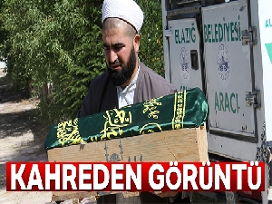 Annesinin çöpe attığı bebek kimsesizler mezarlığına defnedildi