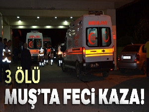 Otomobil traktöre çarptı: 3 ölü, 4 yaralı