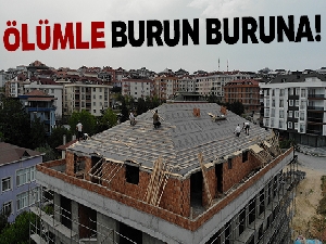 İnşaatın çatısında yürekleri ağza getirdiler