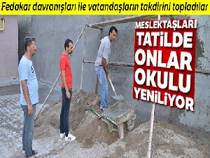 Meslektaşları tatilde, onlar okulu yeniliyor