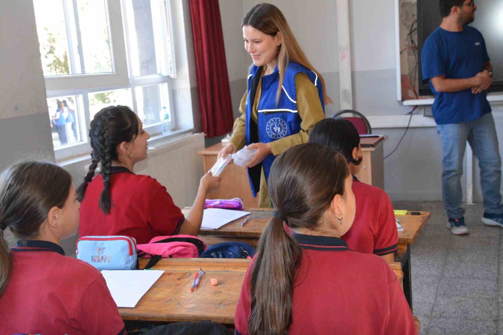 minik-ogrencilerin-yeni-egitim-yili-sevincine-ortak-oldular