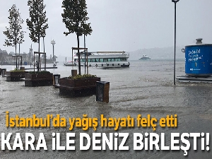 İstanbul'da etkili olan yağış sonrası Üsküdar'da kara ile deniz birleşti