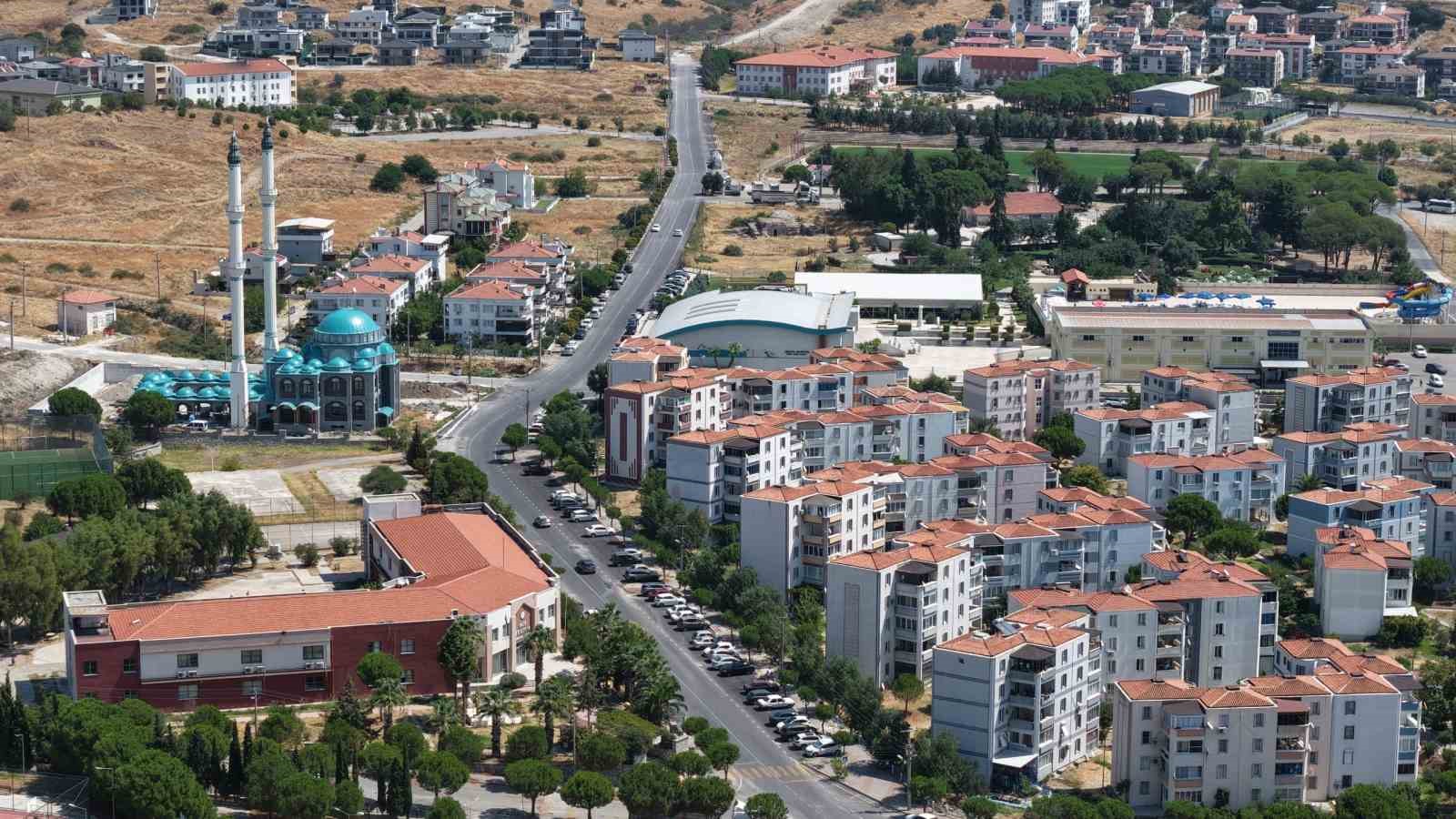 bergama-da-yollar-yenileniyor-ulasim-daha-guvenli-hale-geliyor