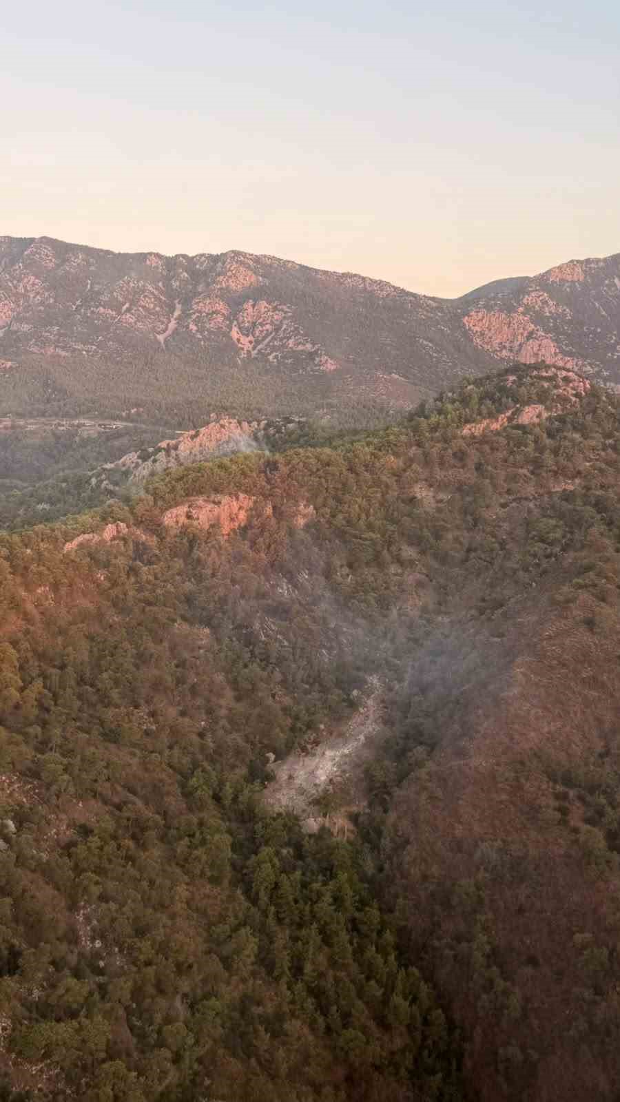 kemer-deki-orman-yangini-kontrol-altina-alindi