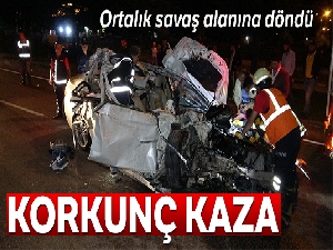 Otomobil, tomruk yüklü kamyona arkadan çarptı, ortalık savaş alanına döndü