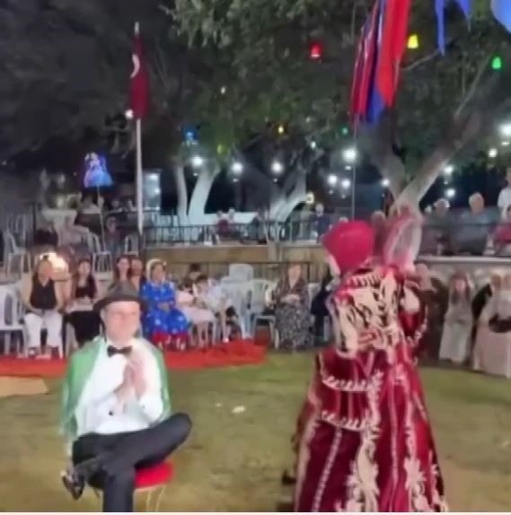 atesoglu-ailesi-dugune-boyle-davet-etmisti