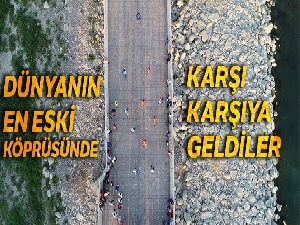 Dünyanın en eski köprüsünün üzerinde futbol heyecanı