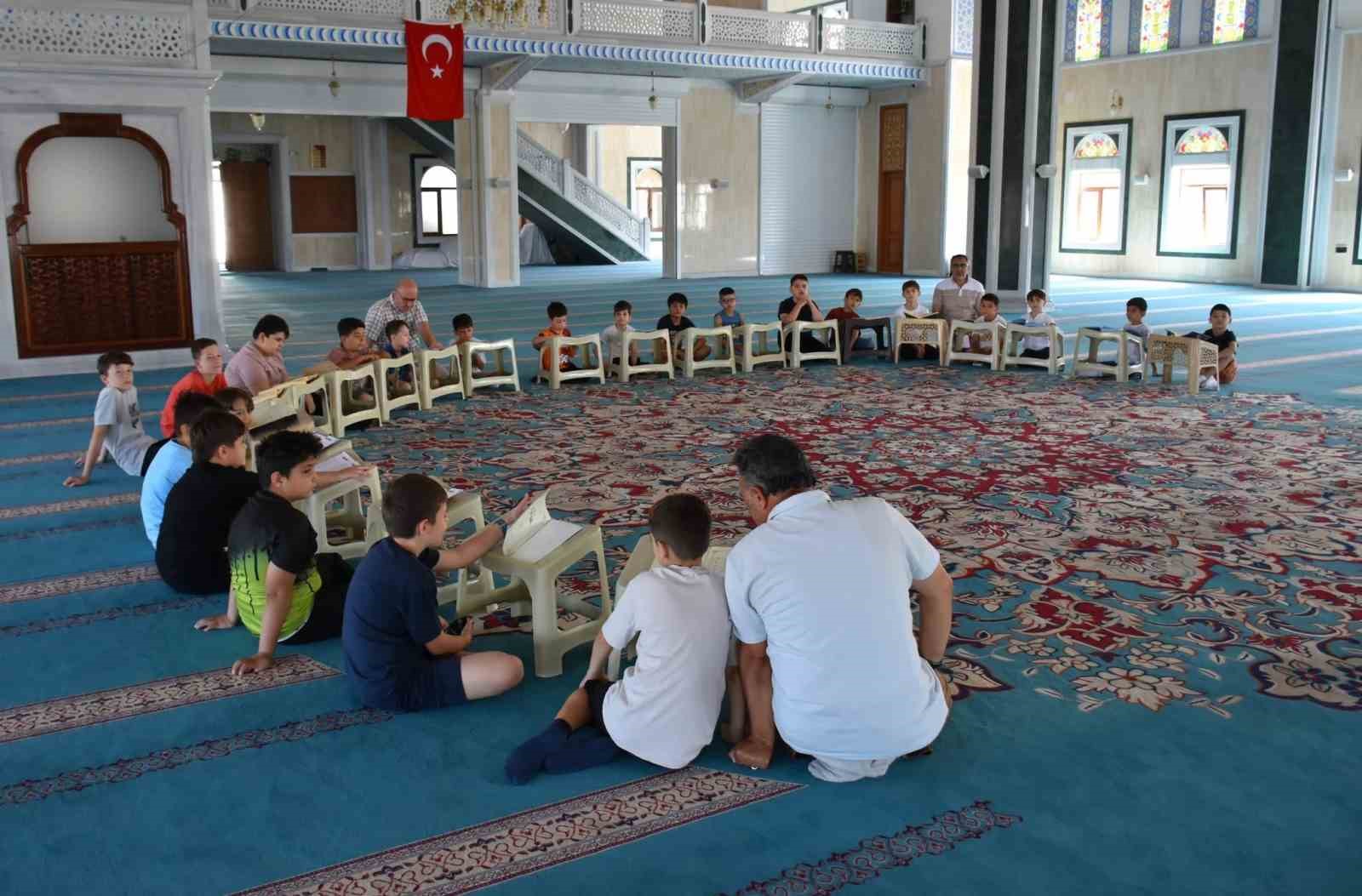 bilecik-te-camiler-yaz-kur-an-kurslariyla-senlendi