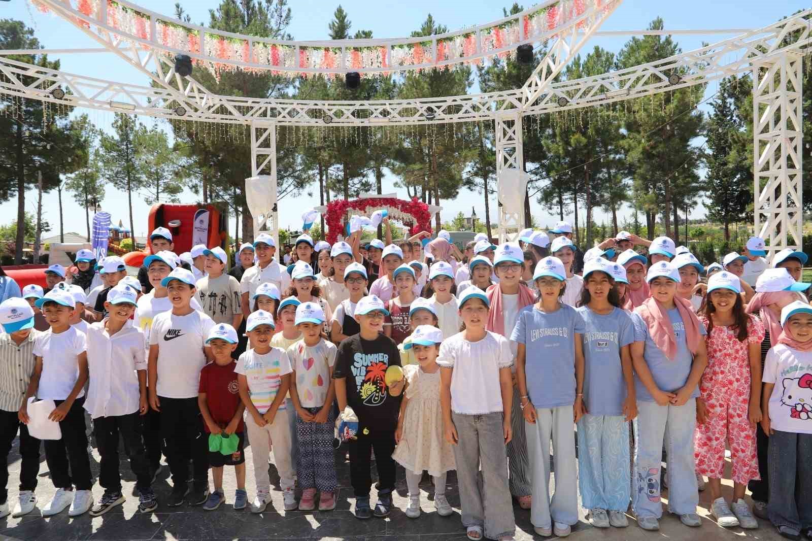 battalgazi-belediyesi-yaz-okullari-senlikle-tamamlandi